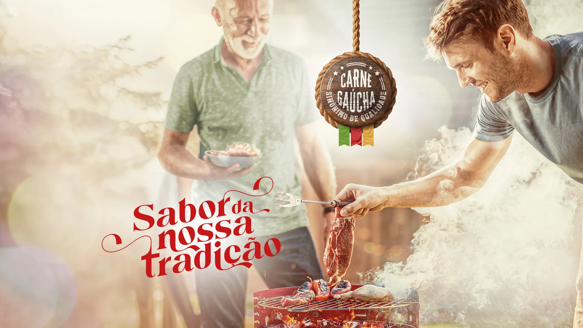 Peça da campanha: pai e filho em um churrasco ao ar livre, com o selo Carne Gaúcha e a assinatura “Sabor da nossa tradição”.
